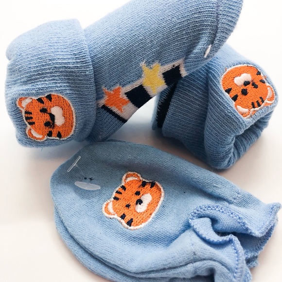 Stepping Stones Socks & Mitt Set - Picture 2 of 5